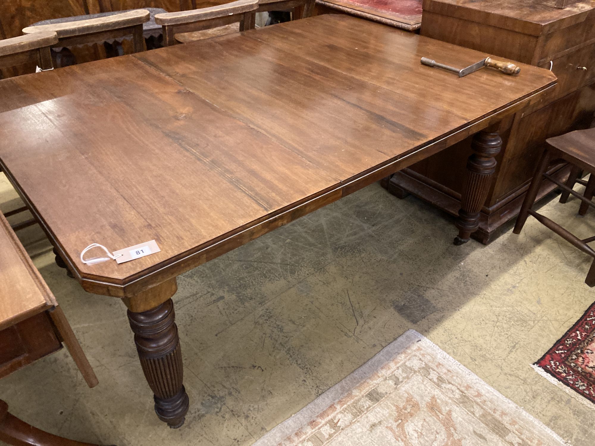 A late Victorian walnut extending dining table, length 146cm extended, depth 103cm, height 73cm